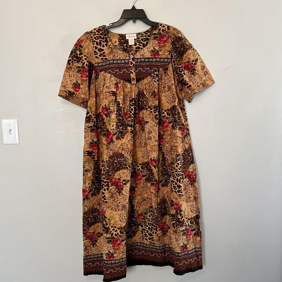 Vintage Barbizon‎ Animal Print Floral House Coat/Dress Muumuu Size Medium